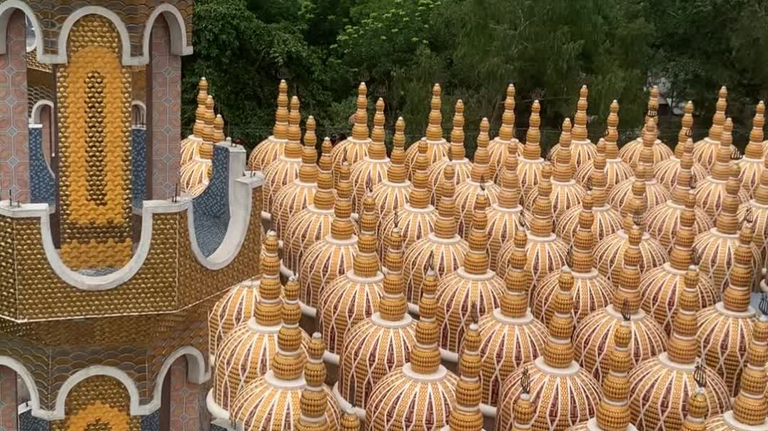 ⁣২০১ গম্বুজ বিশিষ্ট মসজিদ