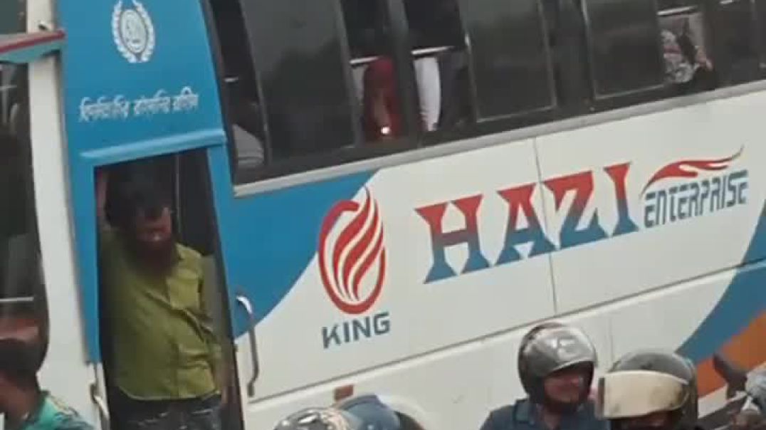 ⁣ঢাকা মুখি চাকরিজীবী মানুষের ঢল  ১২ কিলোমিটার রাস্তা জুড়ে যানজট