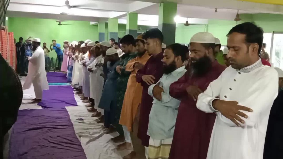 ⁣সৌদির সাথে মিল রেখে দিনাজপুরের কয়েকটি স্হানে আগাম ঈদুল আযহার নামাজ আদায়