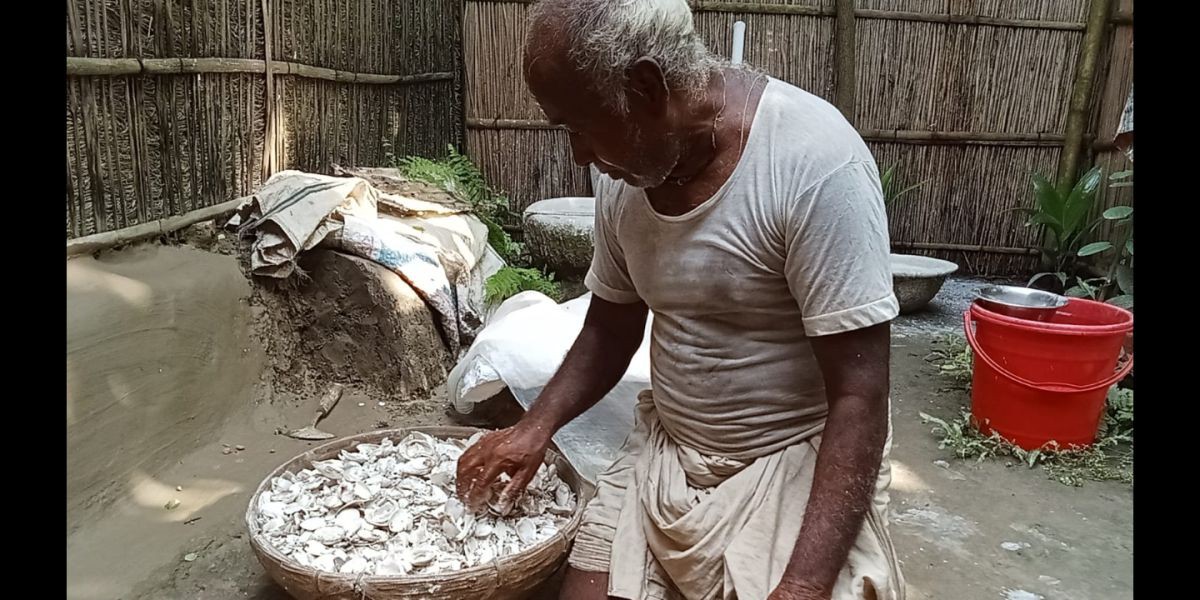 কালের বিবর্তনে বিলুপ্তির পথে ঐতিহ্যবাহী জুগি চুন।
