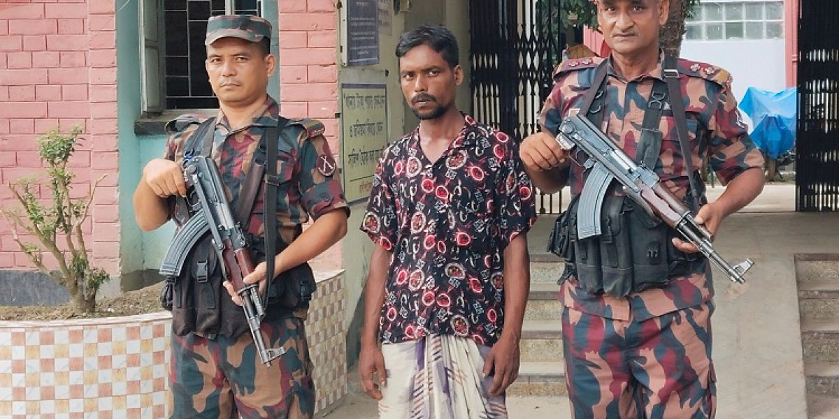 রাণীশংকৈল ধর্মগড় সীমান্তবর্তী এলাকা থেকে বিজিবির হাতে ১ আটক।..