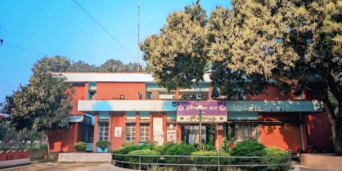 রানীশংকৈল পুলিশের হেফাজতে ছাগল আটক।