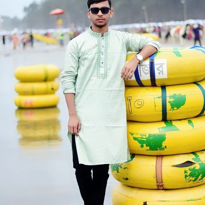 TAREK Sheikh