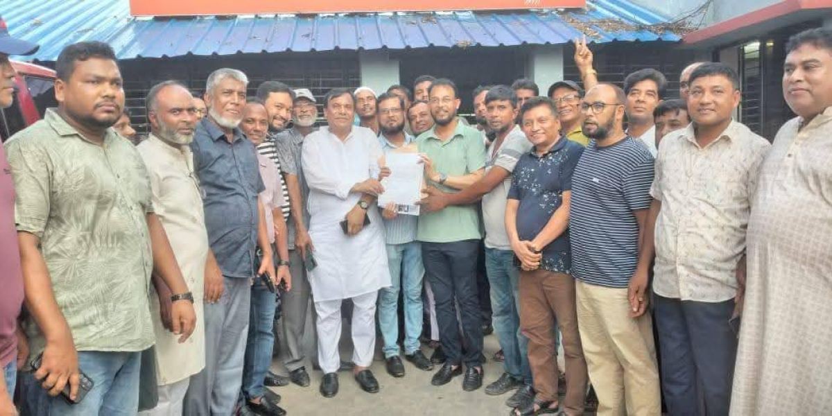 যশোর ঝিকরগাছা স্টেশনে রূপসী বাংলা এক্সপ্রেস ট্রেন নিয়মিত যাত্রাবিরতির দাবিতে স্মারকলিপি প্রদান..
