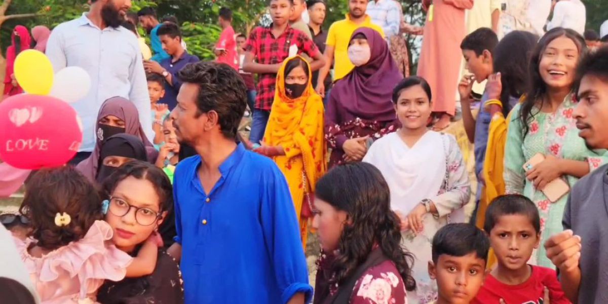 ঈদ আনন্দে মুখর রাজধলা বিল, হাজারো পর্যটকের ঢল।