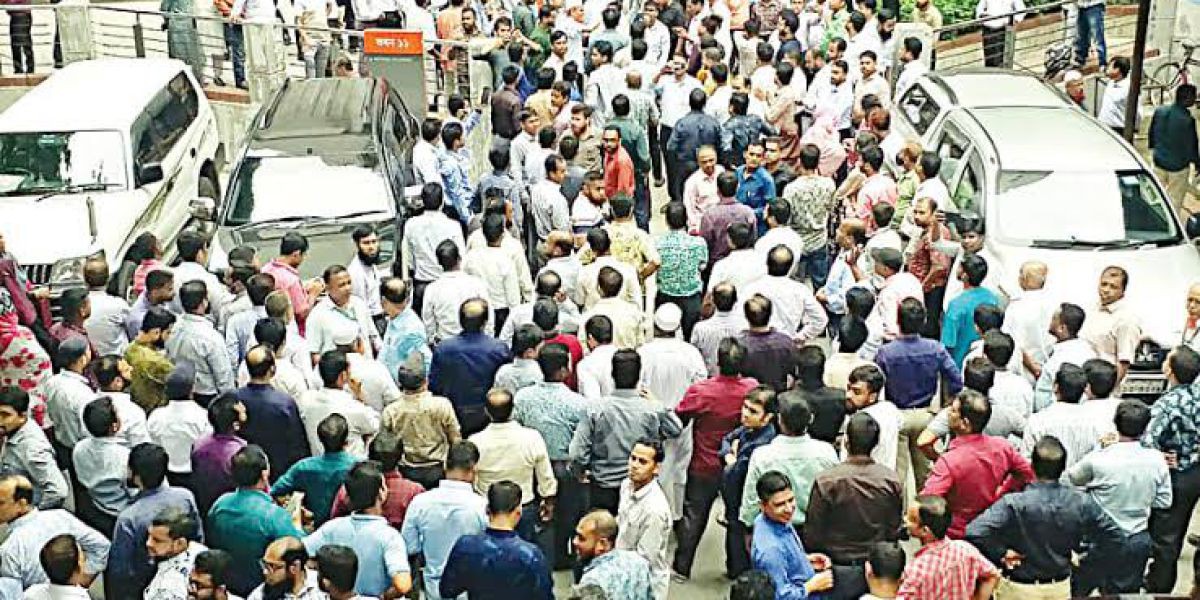 রাজপথে আন্দোলন: জনদুর্ভোগ ও গণতান্ত্রিক অধিকার