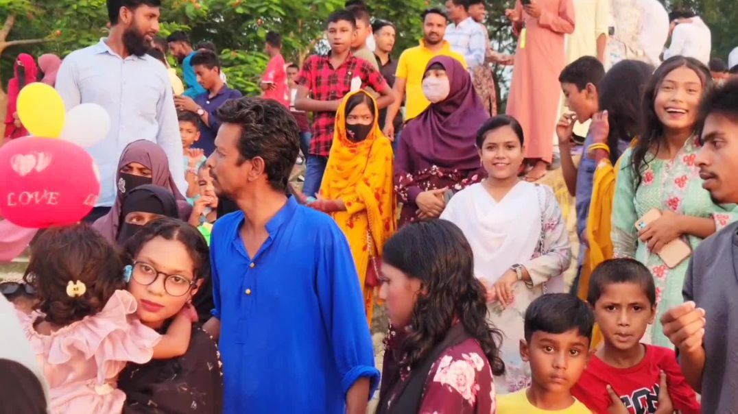 ⁣ঈদের আনন্দ রাজধলা বিল পাড়ে