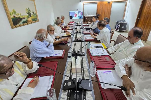 বিএনপি’র জাতীয় স্থায়ী কমিটির বৈঠকের সিদ্ধান্ত  <br>————————— <br>আজ সোমবার রাতে (১৬ জুন ২০২৫) বিএনপি’র জাতীয় স্থায়ী কমিটির নিয়মিত বৈঠকের শুরুতে প্রধান উপদেষ্টা ডক্টর মুহাম্মদ ইউনূসের সাথে দল..