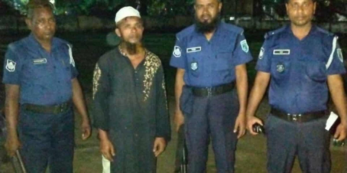 ইমামের চাকরি দেওয়ার নামে প্রতারণা, সেনাবাহিনীর হাতে আটক ..