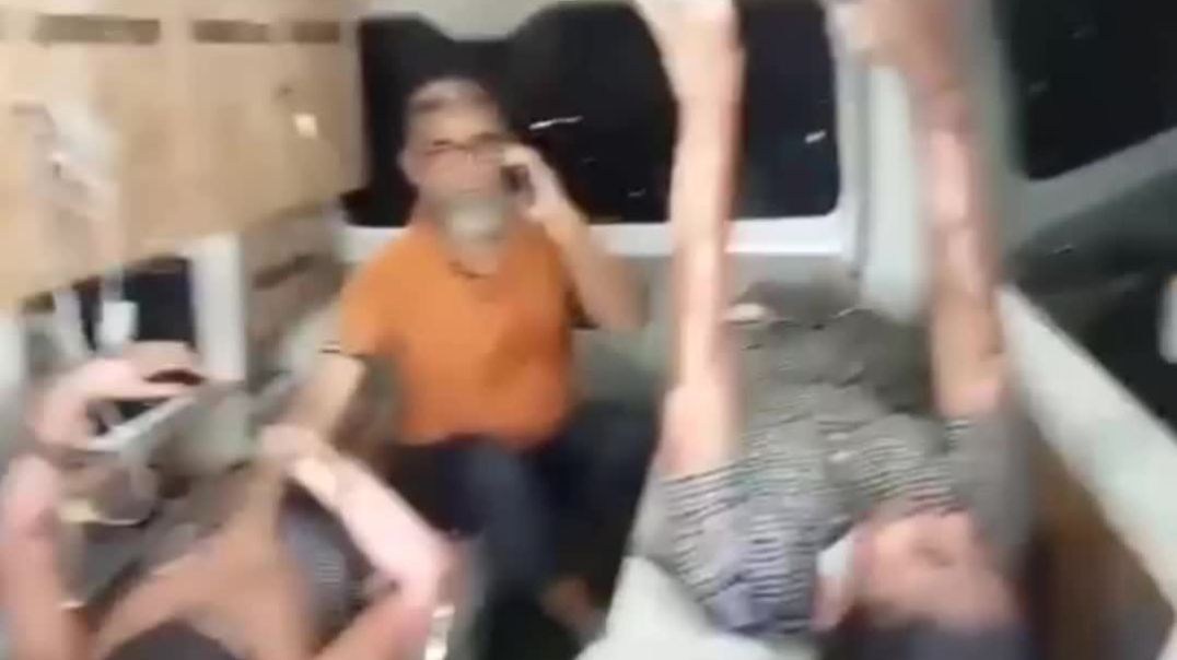 ⁣পুরে যাওয়া বাচ্চাকে নিয়ে বাবা,,,,