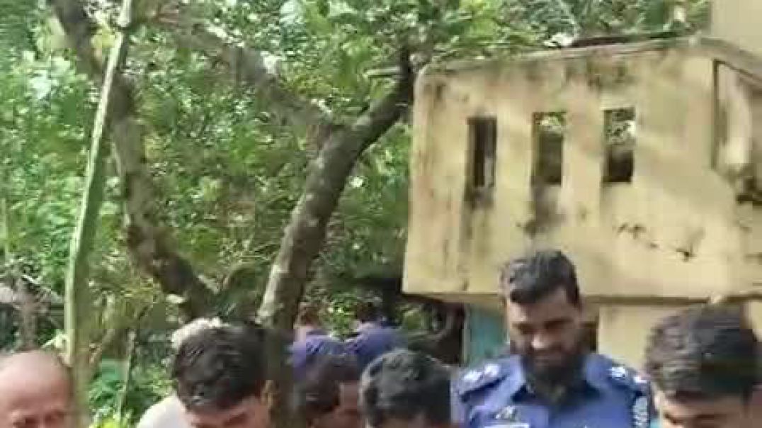 চট্টগ্রামের আনোয়ারায় অস্ত্রসহ গ্রেপ্তার