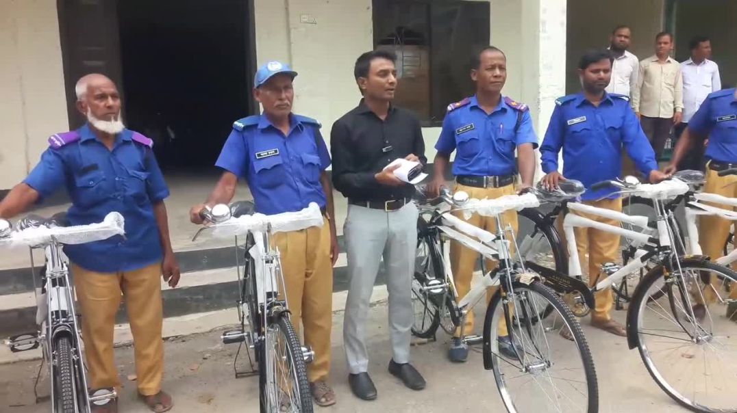 ⁣ঠাকুরগাঁওয়ে রানীশংকৈলে প্রশাসনের উদ্যোগে গ্রাম্য পুলিশের মাঝে সাইকেল বিতরণ