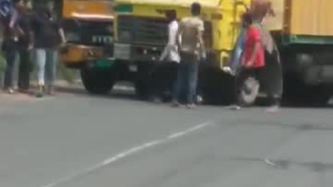 মহাসড়কে প্রকাশ্যে সন্ত্রাসী হামলা!