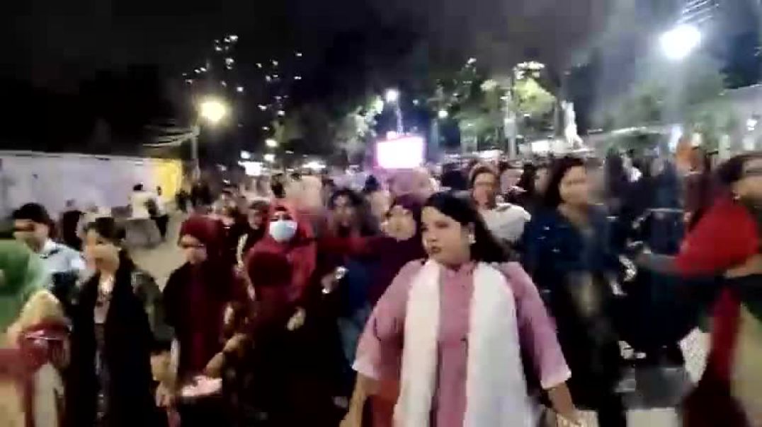 মধ্যরাতে ঢাবি কাঁপানো সেই স্লোগান! "তুমি কে আমি কে? রাজাকার রাজাকার" - ঢাকা বিশ্ববিদ্যালয়ে