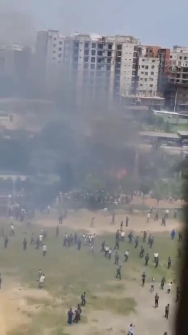 রাজধানীর উত্তরায় বিমান বিধ্বস্ত