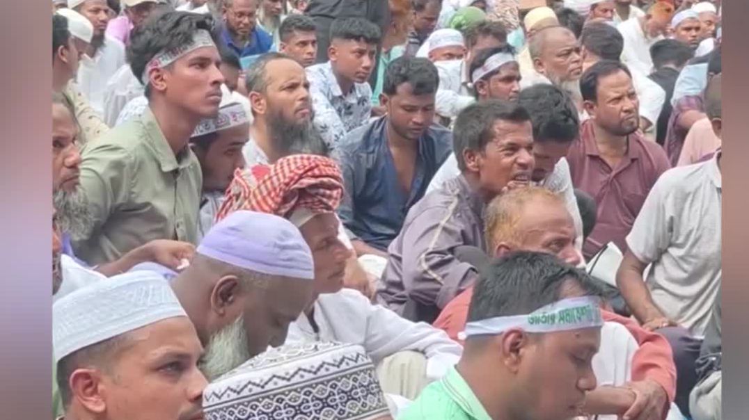 উদ্যানে ঢুকতে না পেরে ডিজিটাল স্ক্রিনে বক্তব্য শুনছেন জামায়াত কর্মীরা