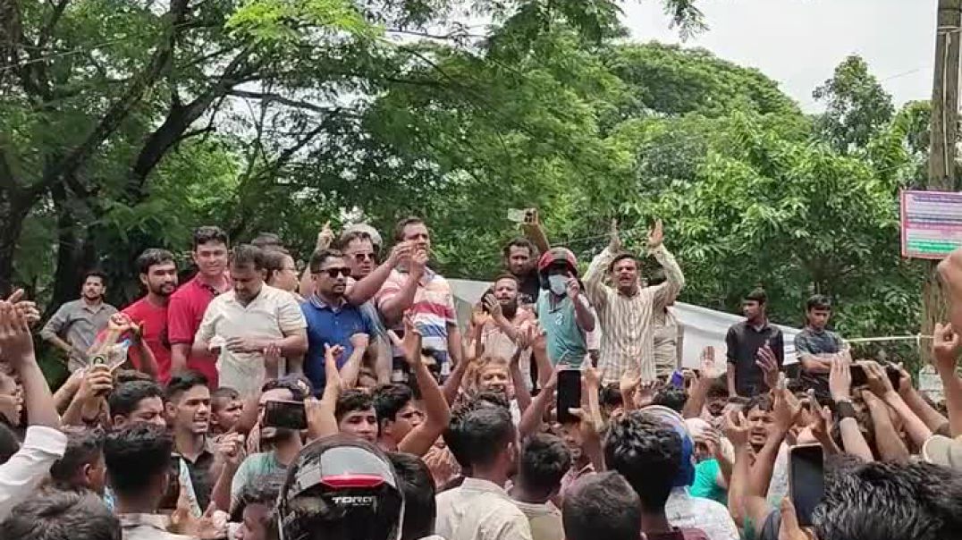 গোপালগঞ্জে এনসিপির আগমন ঠেকাতে আওয়ামী লীগের সড়ক অবরোধ