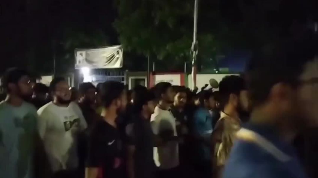 তারেক জিয়াকে উদ্দেশ্য করে বুয়েট শিক্ষার্থীদের স্লোগান, সোশ্যাল মিডিয়া জুড়ে ট্রল।