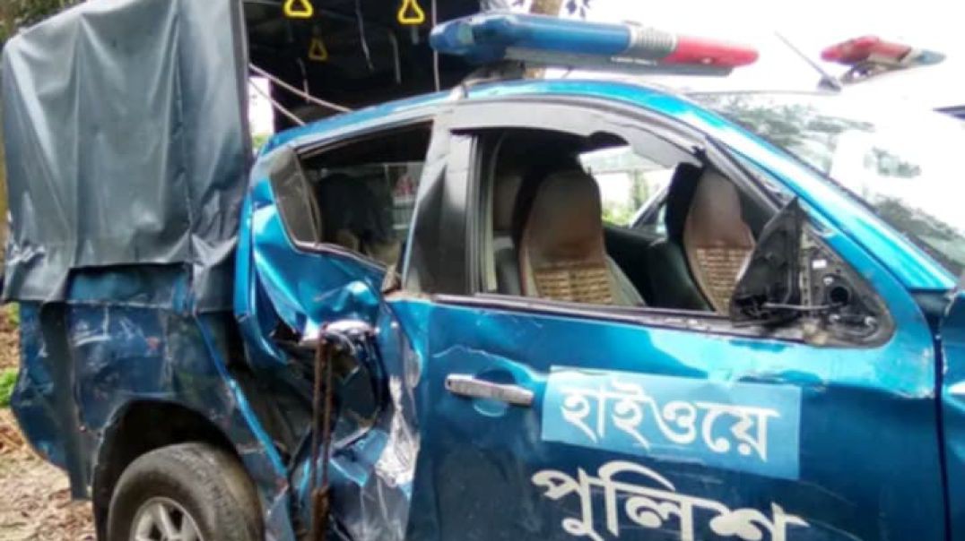 অবৈধ পার্কিং নয়, কাগজ যাচাই করছিল পুলিশ — বাসের ধাক্কায় ঝরলো ২ প্রাণ