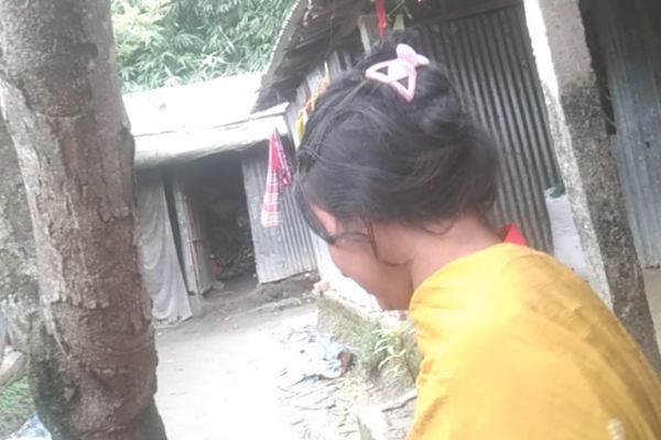 সংক্ষিপ্ত প্রতিবেদন: <br>নেত্রকোণা জেলার কেন্দুয়া উপজেলার গন্ডা ইউনিয়নের বড় কালিয়ান গ্রামে ঘটে যায় অনৈতিক এক ঘটনা। অভিযোগ অনুযায়ী, ময়মনসিংহের নান্দাইল উপজেলার চন্ডিপাশা ইউনিয়নের ধুরুয়া গ্রাম..