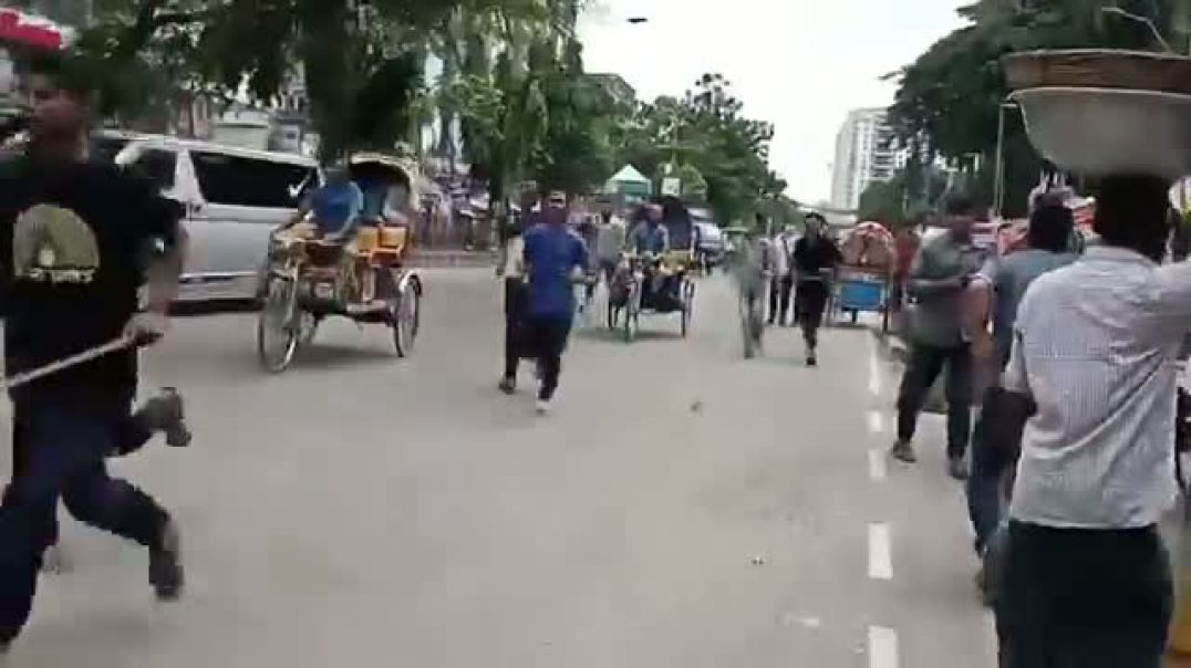 ঢাকা কলেজ ও ঢাকা সিটি কলেজের মধ্যে সংঘর্ষ।