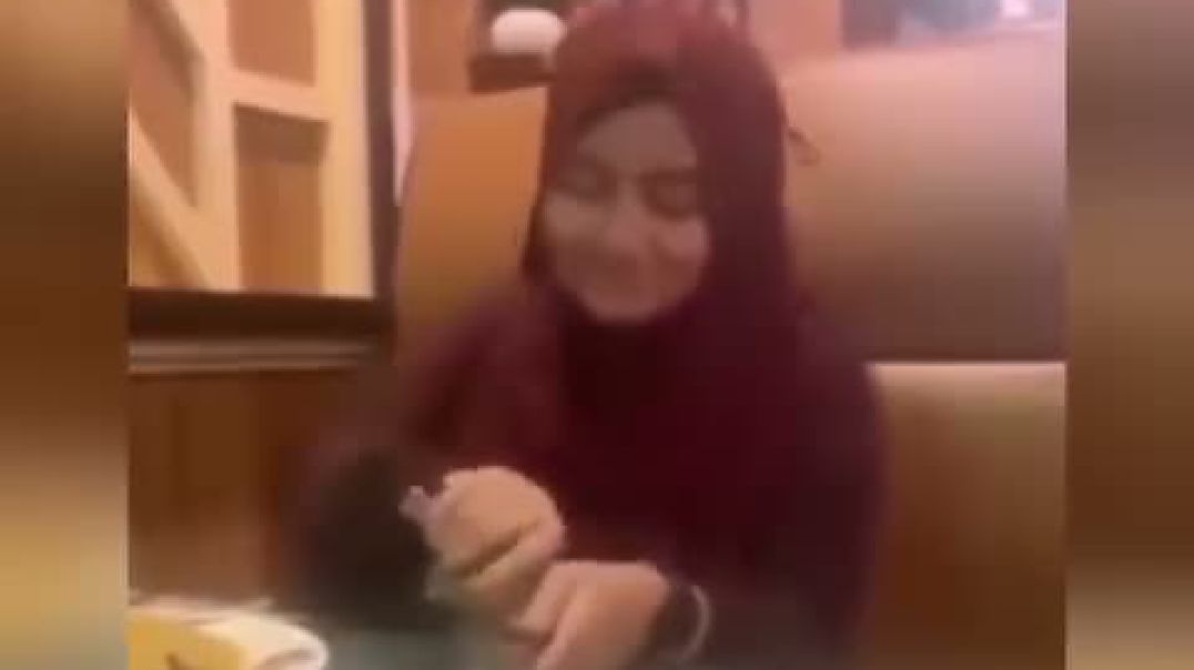 থানা থেকে লুট করা অস্র প্রেমিকার হাতে।