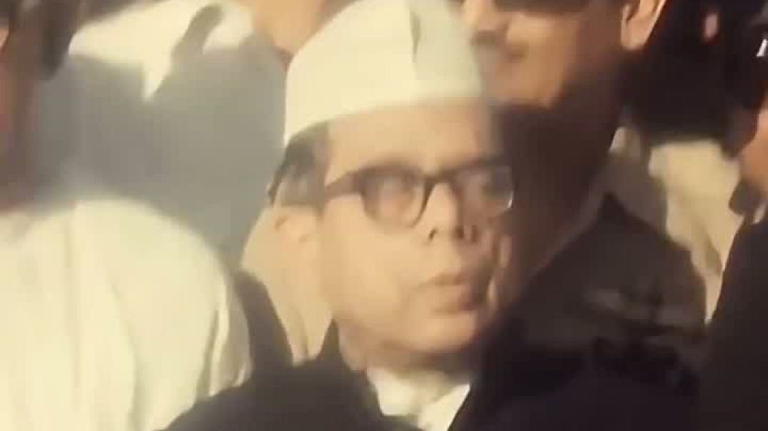 বিদ্রোহী কবি কাজী নজরুল ইসলাম এর শেষ যাত্রায় প্রেসিডেন্ট জিয়াউর রহমান