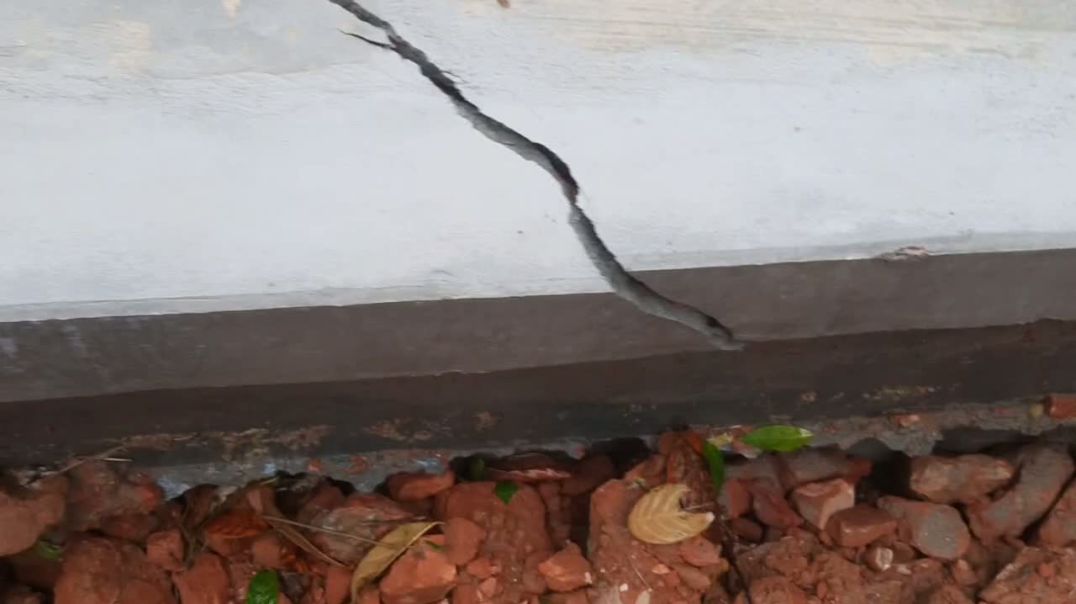 ⁣লালমনিরহাটের কালীগঞ্জে পূর্ব শত্রুতার জেরে ১০৫ ফিট প্রাচীর ভাঙার অভিযোগ