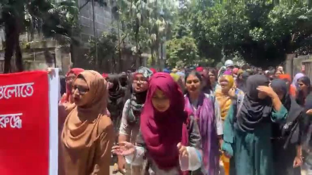 শিক্ষার্থীদের আন্দোলনে উত্তাল ঢাকা বিশ্ববিদ্যালয়