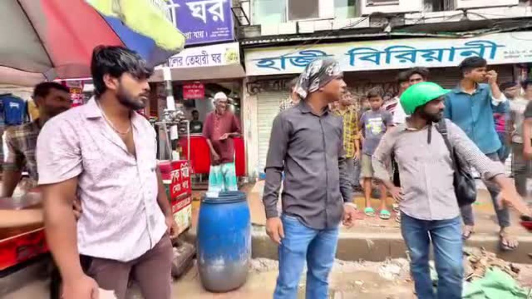 এভাবে সাহস  করে মানুষ এগিয়ে আসলে,, সারা দেশটাই চাঁদাবাজ  মুক্ত হয়ে যাবে