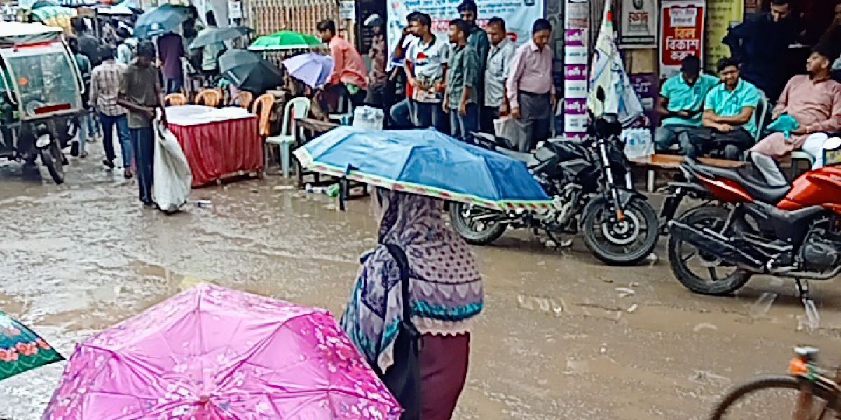 পরীক্ষার দ্বিতীয় দিন, অভিভাবকদের ভিড়ে ক্যাম্পাস মুখরিত