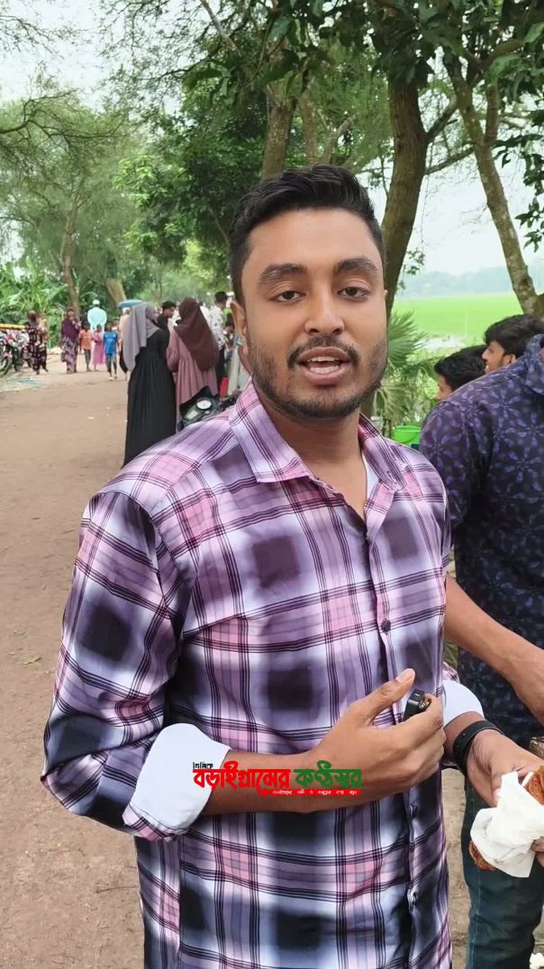 বড়াইগ্রামে এই প্রথম ভাইরাল আলুর রোল বা আলুর টর্নেডো