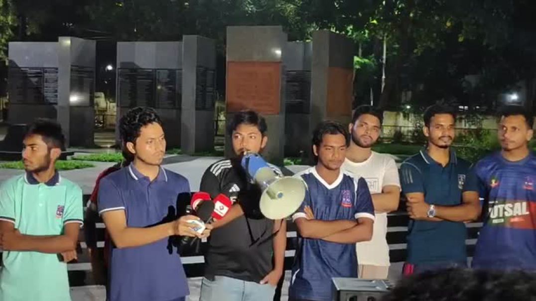 সাংবাদিককে কুপিয়ে হত্যার ঘটনায় ঢাকা বিশ্ববিদ্যালয়ে মানববন্ধন। সরাসরি