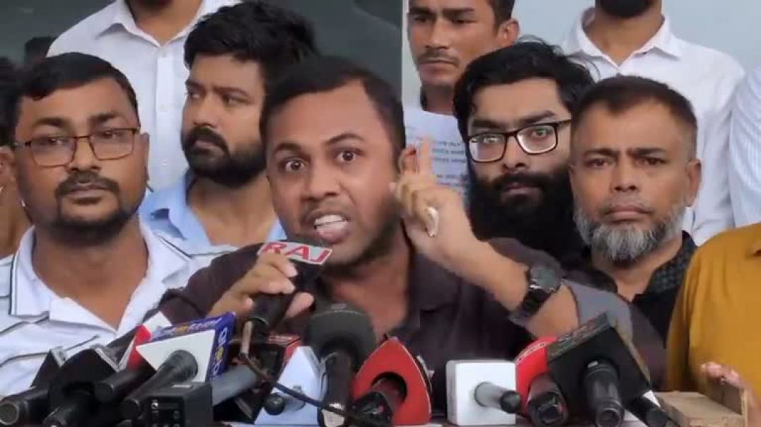⁣বিচারপতি ও আইন উপদেষ্টার পদত্যাগের দাবিতে বিক্ষোভ।