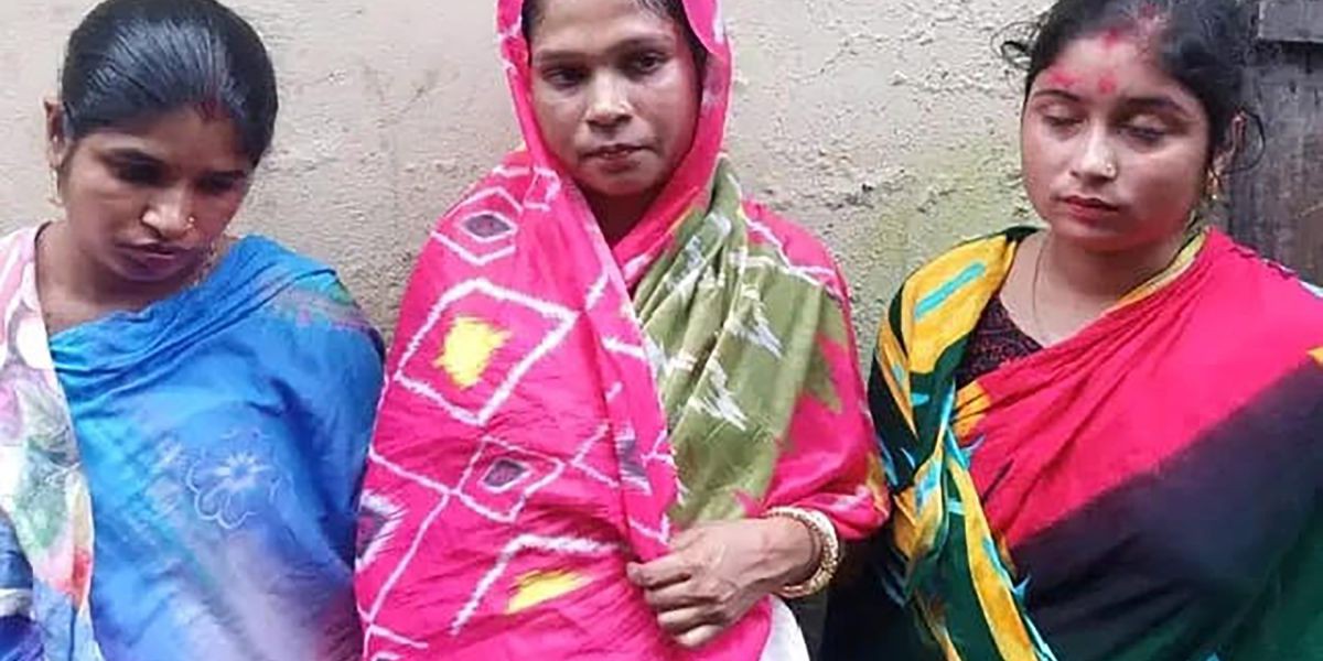 নাটোরে হিন্দু সেজে কীর্তনে আলিঙ্গনের ছলে স্বর্ণালঙ্কার চুরি, তিন নারী গ্রেপ্তার..