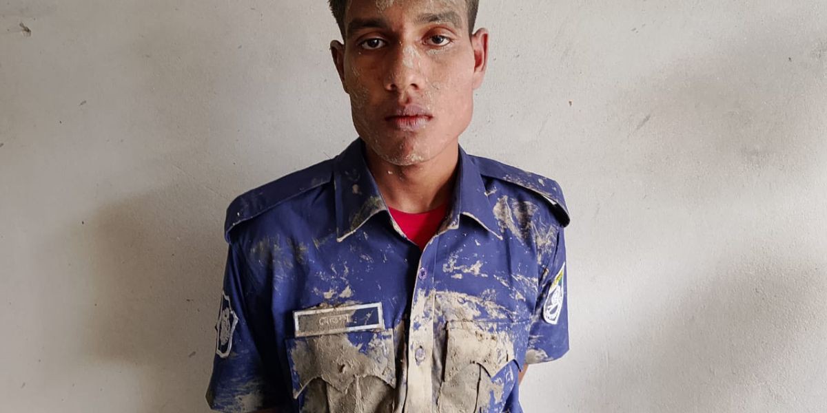 কালুখালীতে সেনাবাহিনীর হাতে ভূয়া পুলিশ আটক