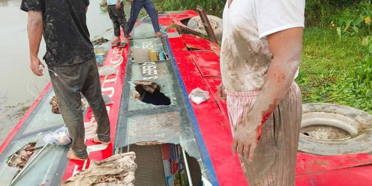 ঠাকুরগাঁওয়ে গণঅধিকার পরিষদের ফারুক হাসান সহ সড়ক দুর্ঘটনায় আহত ১২..
