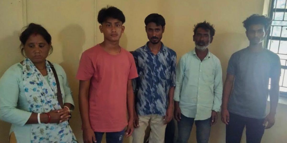 ঠাকুরগাঁওয়ের ফকিরগঞ্জ সীমান্তে নারী শিশুসহ ৫ জনকে পুশ-ইন..