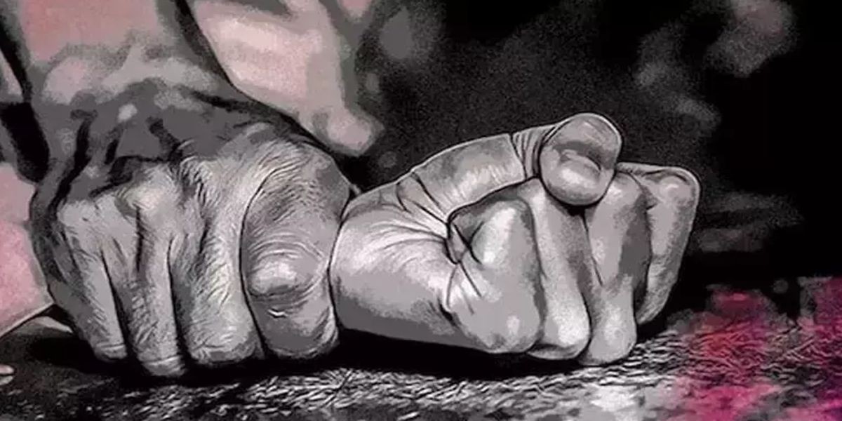 বোচাগঞ্জে ধর্ষিত কিশোরীর আত্ম*হত্যা, আসামিদের ফাঁসির দাবিতে মায়ের বুক ফাটা আহাজারি..