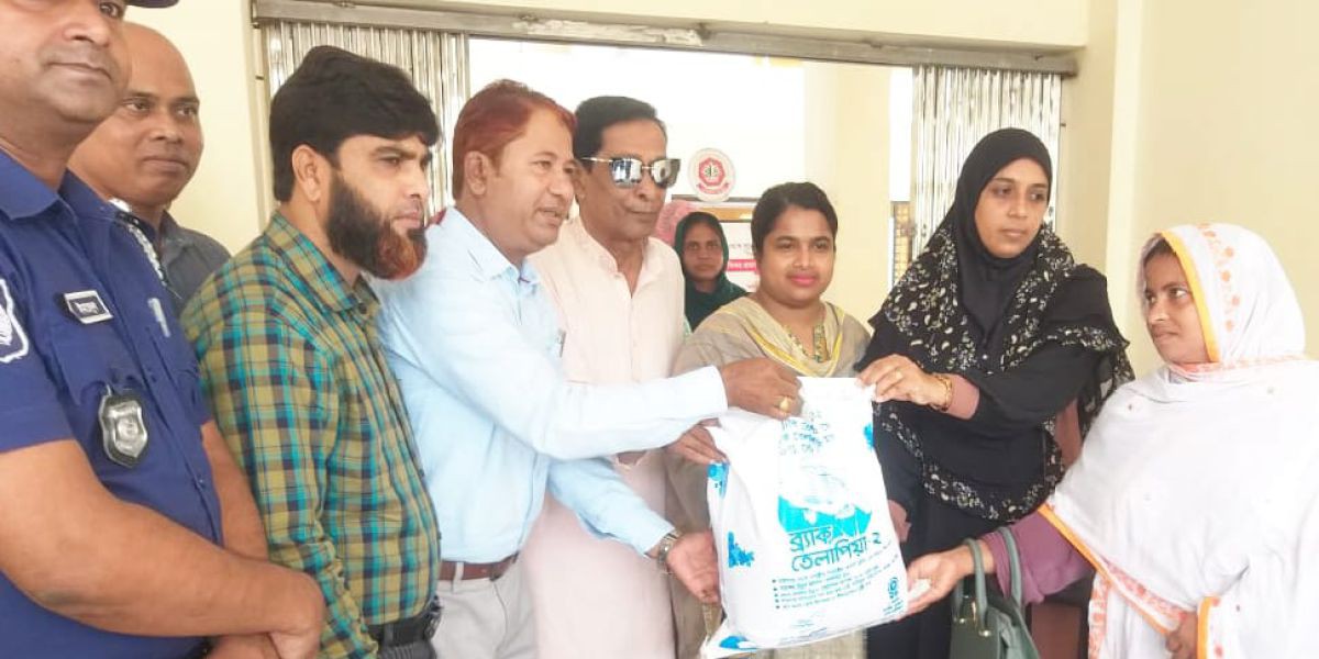 পাঁচবিবিতে মাছের পোনা বিতরণ করেন ব্র্যাক