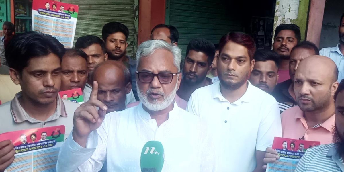সিরাজগঞ্জে তারেক রহমানের ৩১ দফা রাষ্ট্রকাঠামো মেরামতের লিফলেট বিতরণ..