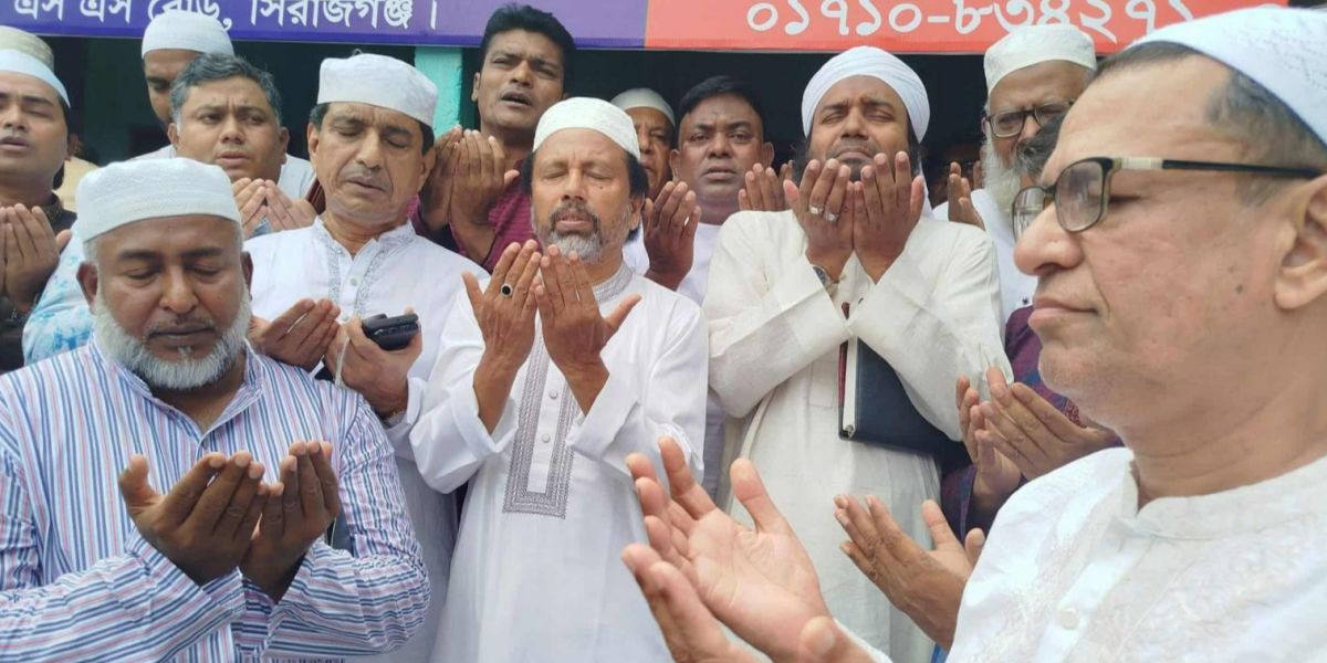 সিরাজগঞ্জ কেন্দ্রীয় জামে মসজিদের শতবর্ষী মাদ্রাসায় পাঠদান পুনরায় চালু..