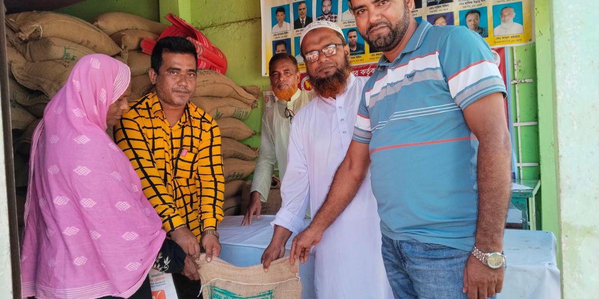 কুলিয়ারচরে হত দরিদ্রদের মাঝে স্বল্পমূল্যে চাল বিক্রয়- বিতরণ শুরু ..