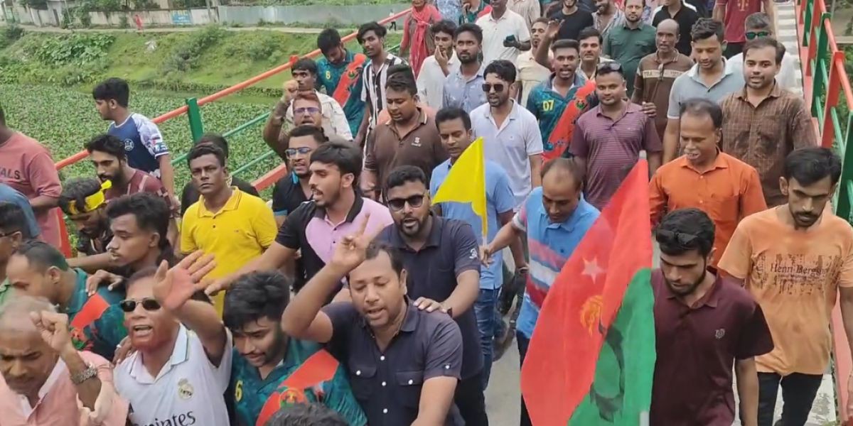 স্বেচ্ছাসেবক দলের  ৪৫তম প্রতিষ্ঠাবার্ষিকীতে শোভাযাত্রা..