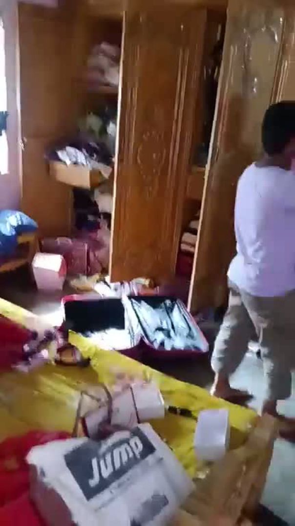 ১৫ই আগষ্ট রোজ শুক্রবার দাখিন খান গ্রামের,৩১ নং ওয়ার্ড,গাজীপুর সদর মেট্রো থানা,বাসিন্দা  জনাব নাজমুল 