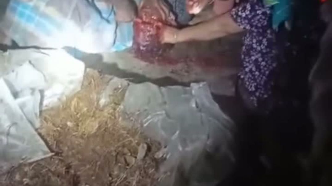 সম্পত্তির ভাগাভাগিকে কেন্দ্র করে ভাই ও তার পরিবার মিলে চোখ তুল্লো বিস্তারিত নিচে দেখুন