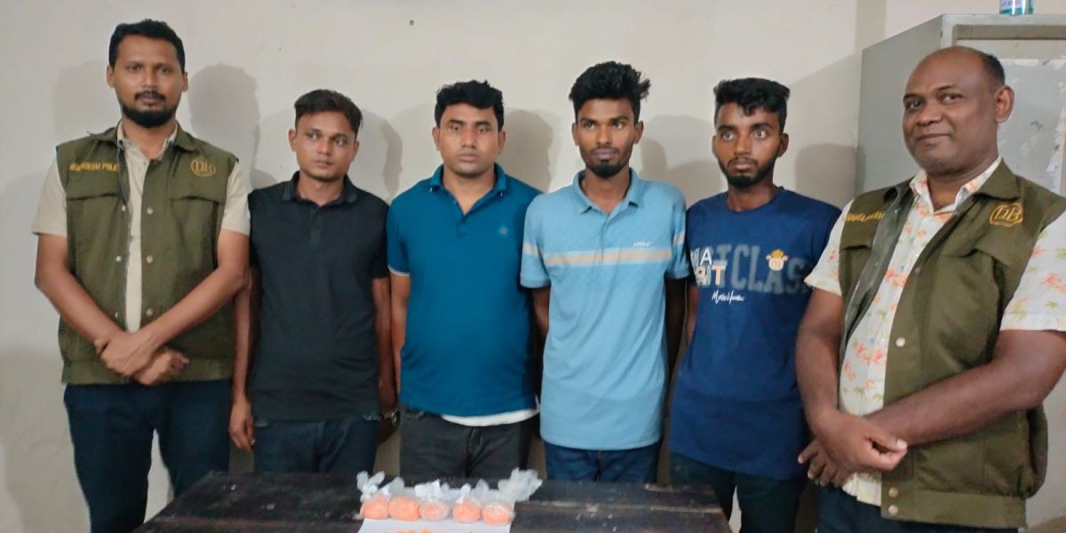 পায়ুপথে ইয়াবা পাচার; ঠাকুরগাঁও ডিবি পুলিশের হাতে ৪ যুবক আটক!..