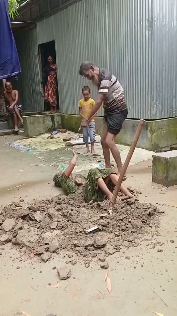 মানুষ রূপে জানোয়ারের সুধু নাম শুনেছেন এবার নিজের চোখে বাস্তবে তা দেখুন।শেরপুরের শ্রীবরদীতে অসুস্থ স্