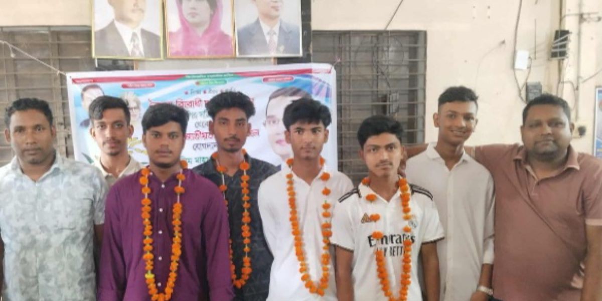 আমতলীতৈ বৈষম্য বিরোধী ও এনসিপির ছাত্র নেতাদের ছাত্রদলে যোগদান।..