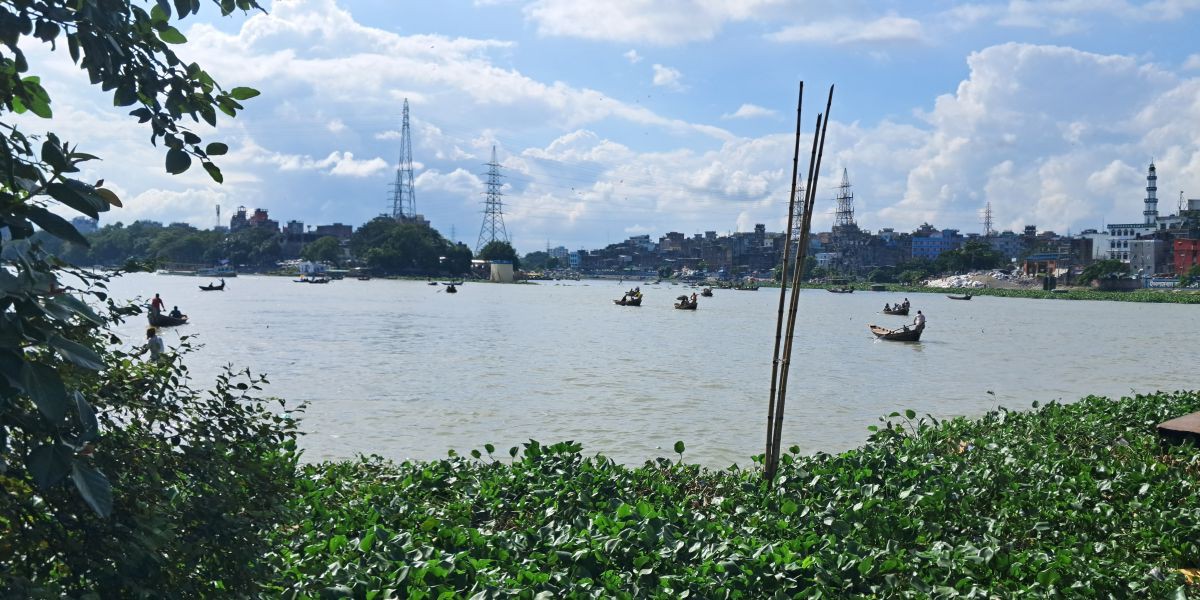 বুড়িগঙ্গা থেকে নারী-শিশুসহ চারজনের মরদেহ উদ্ধার